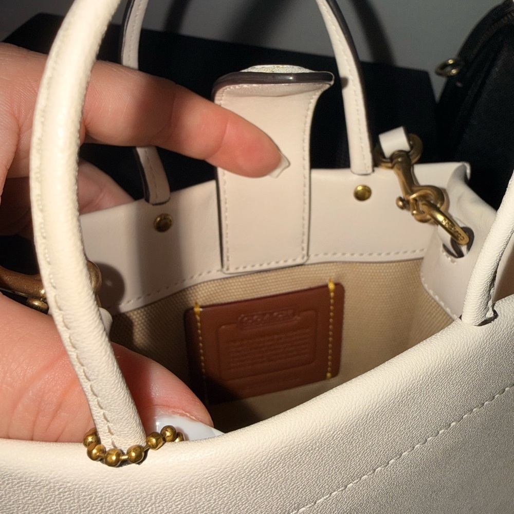 Coach mini purse - Picture 3 of 9